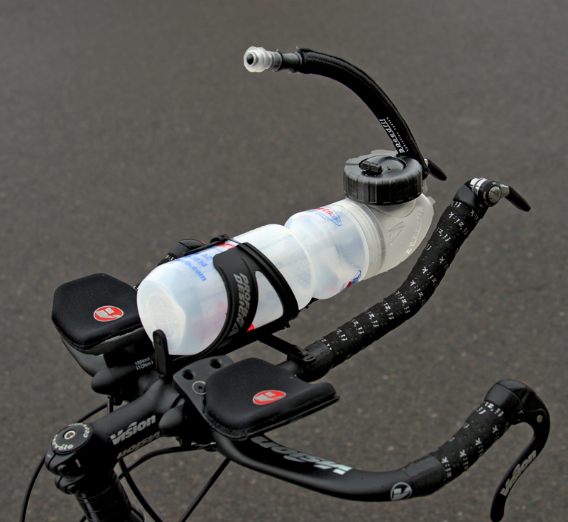 Between The Arms Hands-Free Hydration System with Refill Port Speedfil A2 Bicycle Water Bottle